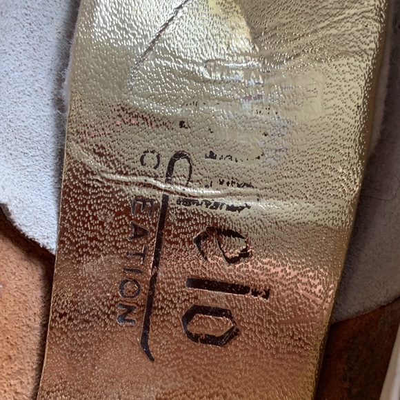 Vintage metallic gold leather pointed toe pumps 7 - Picture 7 of 15